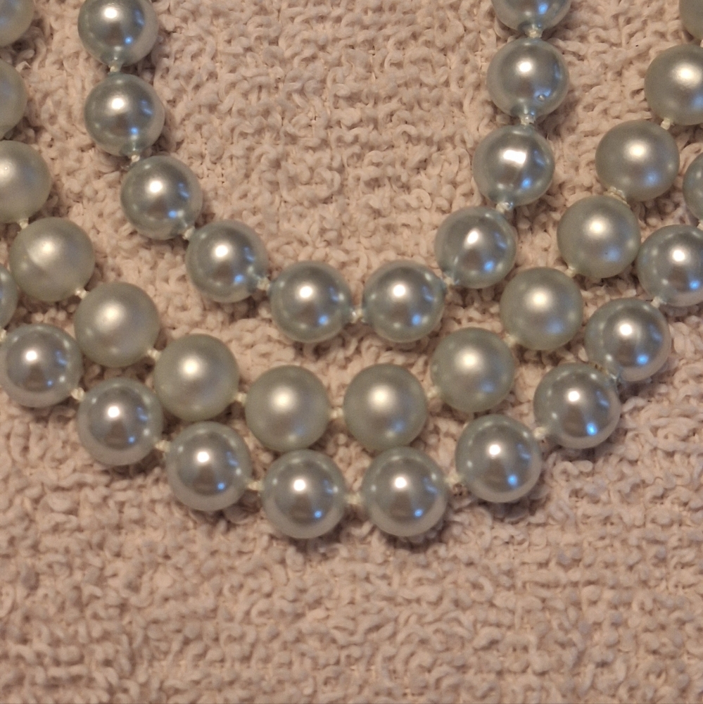 Vintage Elegant Silver/Blue Pearl Necklace - Picture 8 of 10
